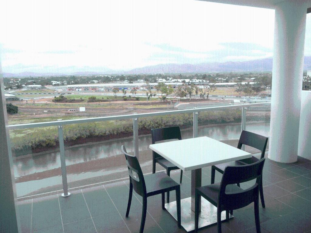 Central Holborn Apartments Townsville Room photo