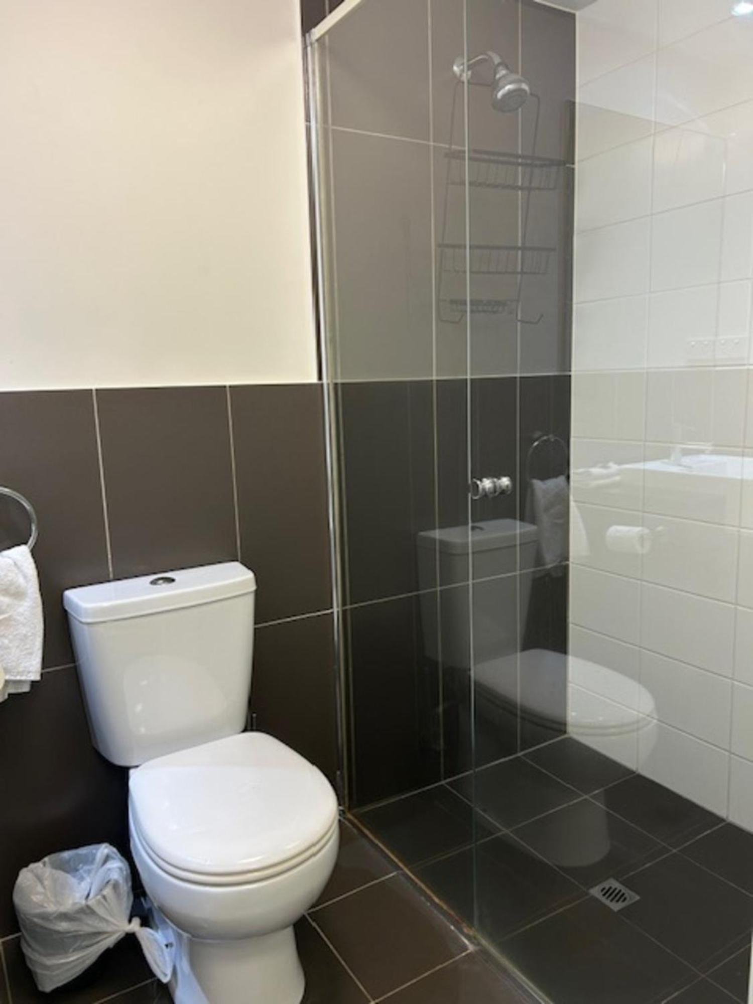 Central Holborn Apartments Townsville Room photo