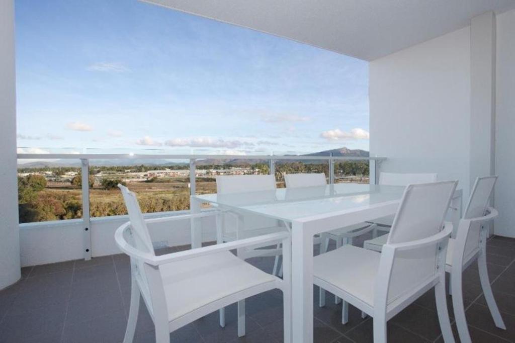 Central Holborn Apartments Townsville Room photo