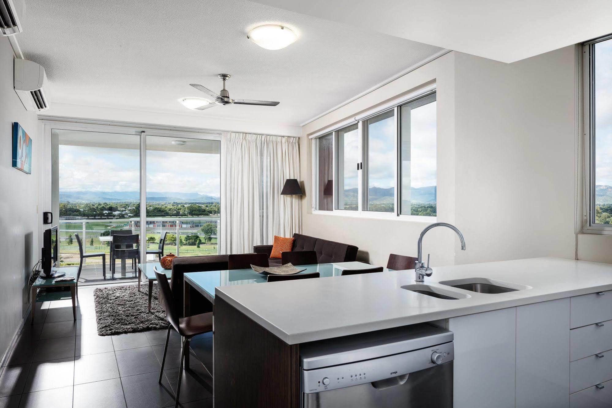 Central Holborn Apartments Townsville Exterior photo